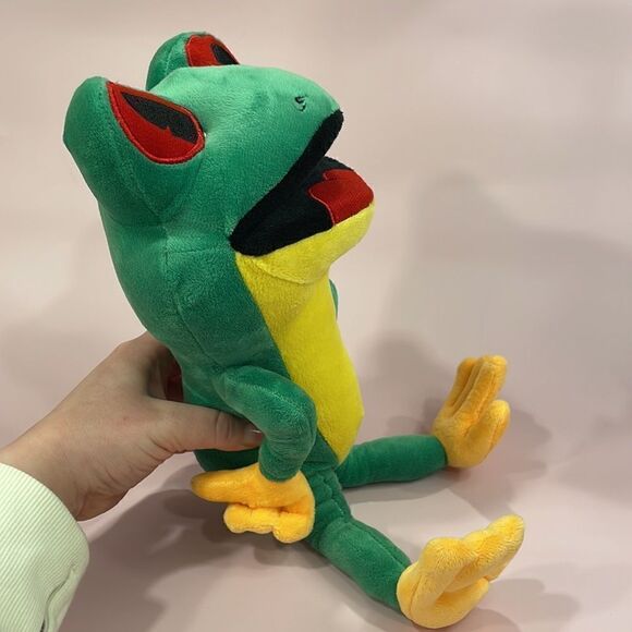 Rainforest Cafe Cha Cha the Red Eyed Tree Frog 16” long Excellent Used Condition - Picture 3 of 8
